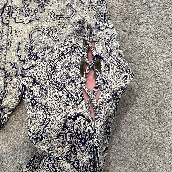 Altar’d State Blue and Tan Patterned Bell Sleeve Cross Over Blouse Size M - Picture 7 of 15